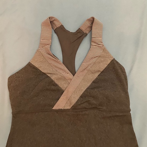 Lululemon tank top V-Neck Breath Deep Racerback - Picture 4 of 5